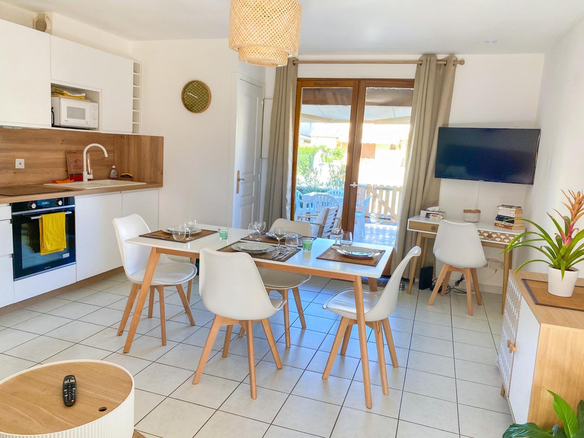 Maison "Douceurs D'Ete " Maison De Vacances Bord De Mer A Vias Plage - 600M De La Plage Et Du Canal Du Midi - Piscine Residentielle, Wifi Fibre, Activites Et Loisirs Eksteriør bilde